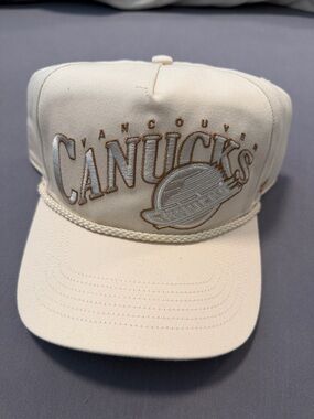 47 Vancouver Canucks Cream and Brown Rope-Front Hat